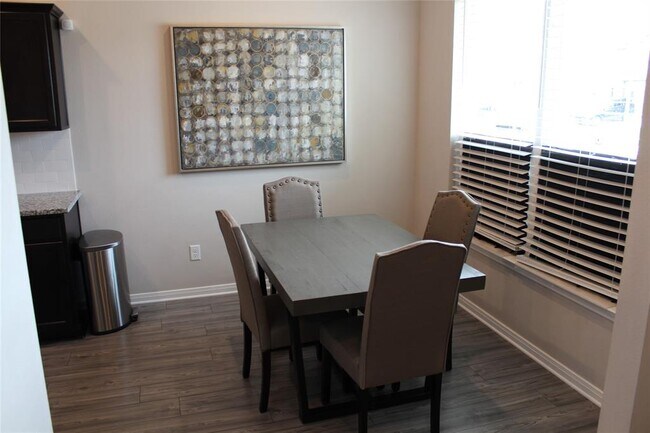 1011 Old Vine Rd House Off Campus - Image 