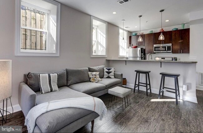 Photo - 12 S St NE Unit Apt 1