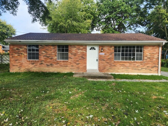 Building Photo - Updated 3 bedroom 1 bath in Fairdale with ... Rental