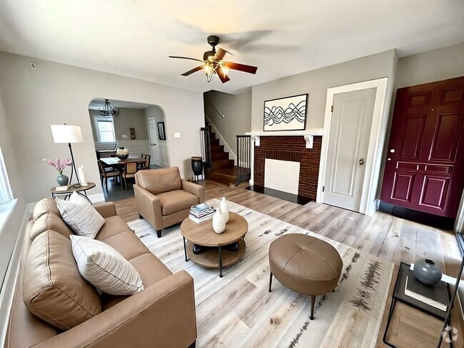 Building Photo - 3 Bedroom 1 Bathroom in York with Sunroom,... Rental