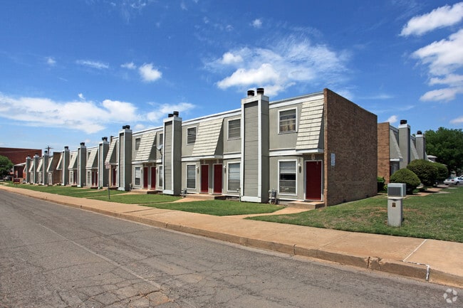 Maple 500 Apartments - Maple 500 Apartments