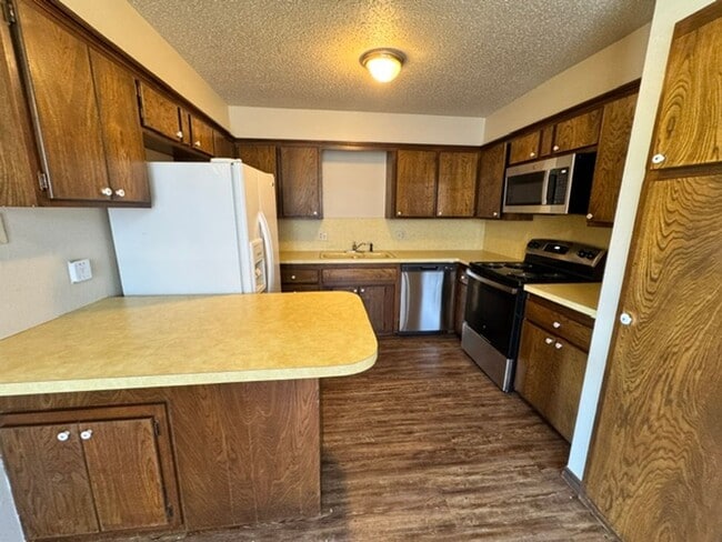 Photo - 2 Bedrooms, 1 1/2 baths and a 1 car garage duplex for rent in SW OKC near SW 89th and Penn!