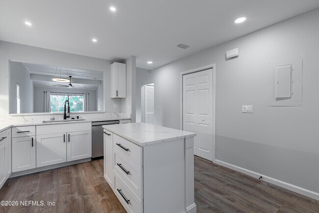 8118 Baymeadows Cir E Unidad 1