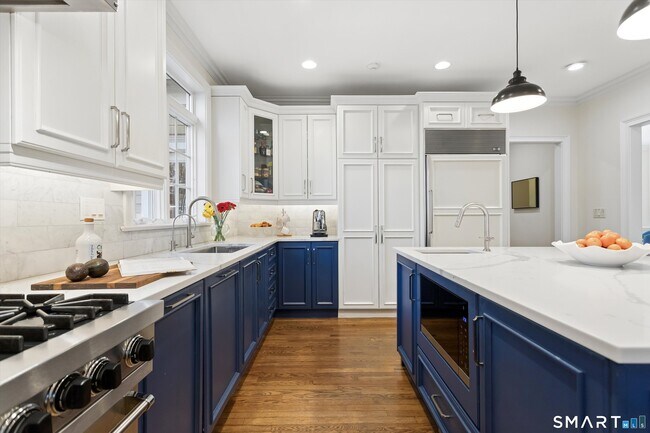 Photo - 166 Edward Pl