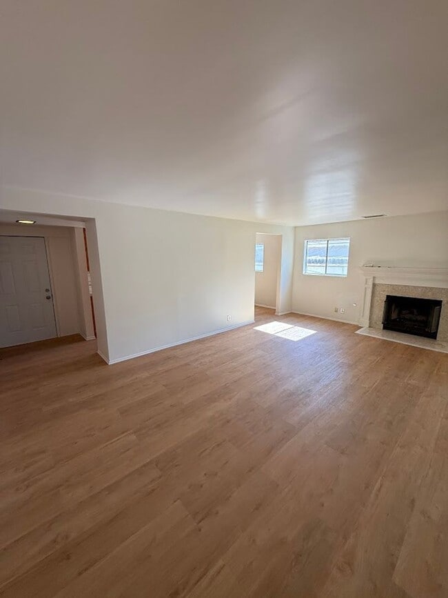 Photo - Beautiful 3 Bedroom, 2 Bathroom North Hill...