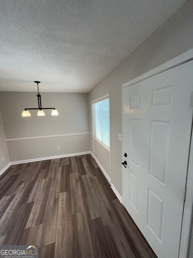 Photo - 6349 Holcomb Way