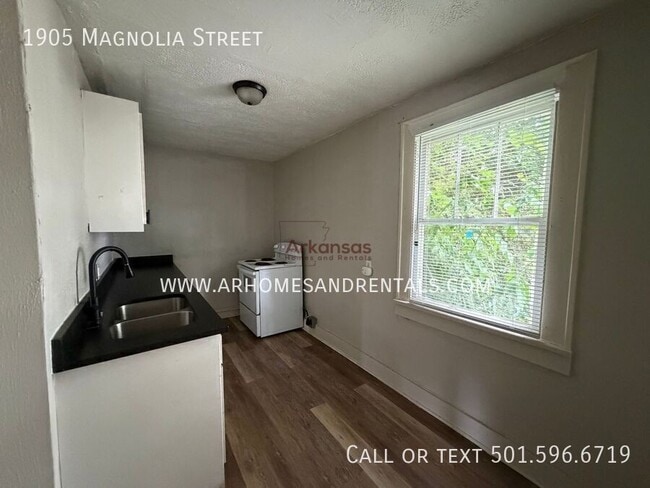 Photo - 1905 N Magnolia St
