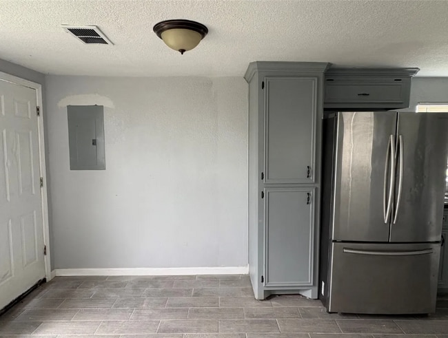 Photo - 301 N Avenue C