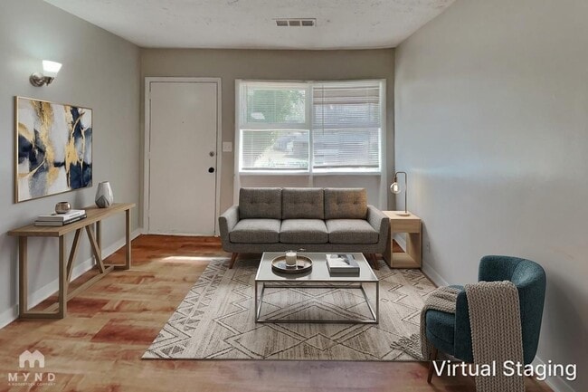 Photo - 450 Fairburn Rd NW
