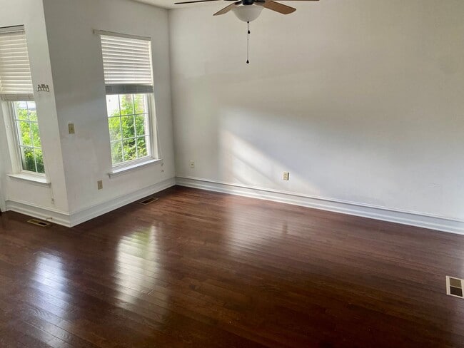 Photo - 5494 Spring Ridge Dr W