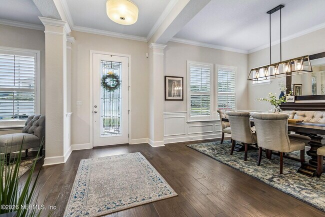 Photo - 209 Manor Ln