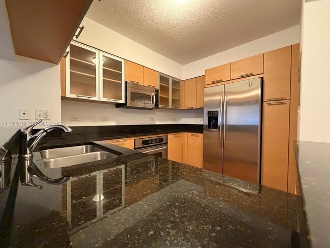 Photo - 31 SE 5th St Unidad 605