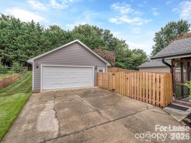 Photo - 8715 Parkchester Dr