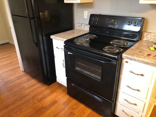 Photo - 3 Bedroom Home For Rent Near Post!