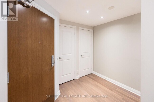 Photo - 1055 Southdown Rd Unit 201