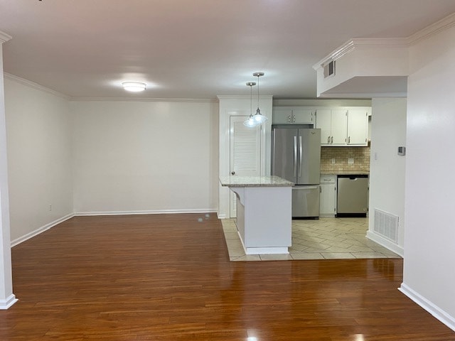 Dining Room - 1004 Woodland Vlg Unit 1000 Woodland Village