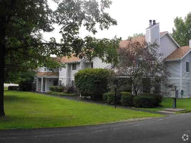 Photo - 978 Burdeck St