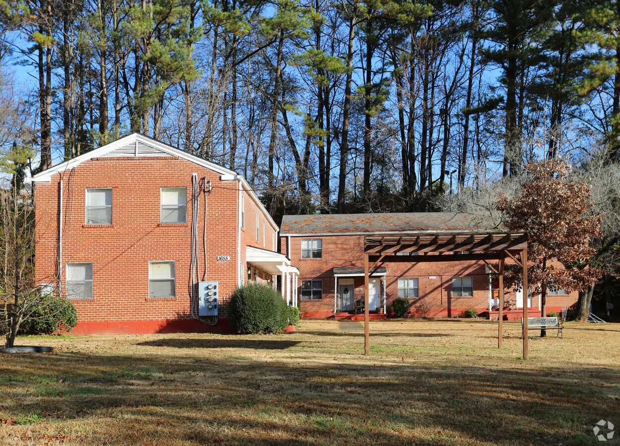 Westlake Apartments - Westlake Village