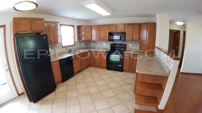 Photo - 435 68th Ave SW