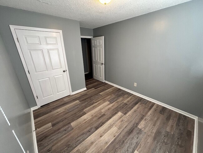 Photo - 3415 Meadow Ct