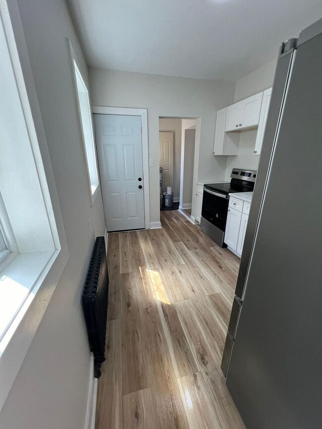 Photo - Huge 5 bedroom house with off-street parking