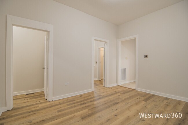 Building Photo - 1141 S Francisco Ave Unit R1