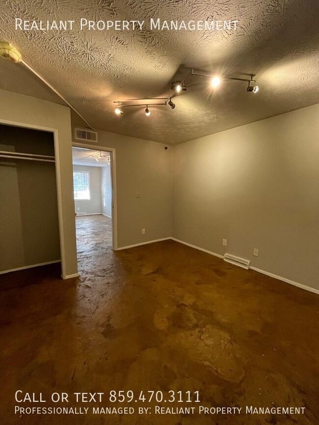 Photo - 468 N. Limestone-10 Unidad 10