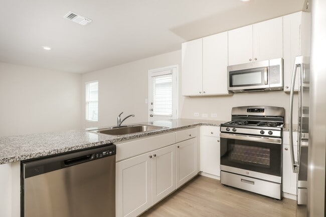 Photo - 5711 Fruchel Wy