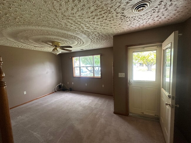 Photo - 7349 Waldman Ave