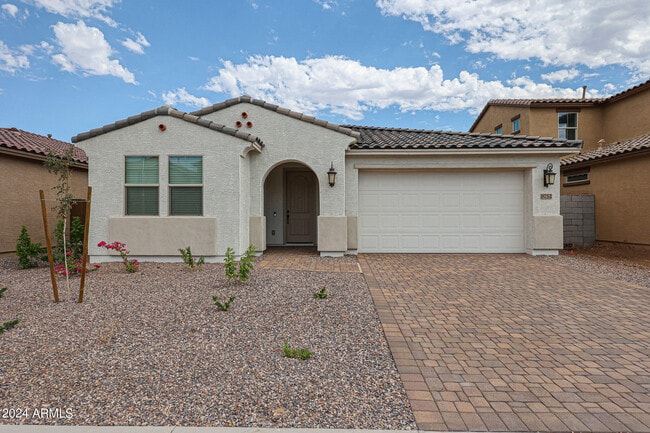 Building Photo - 8752 W Medlock Dr