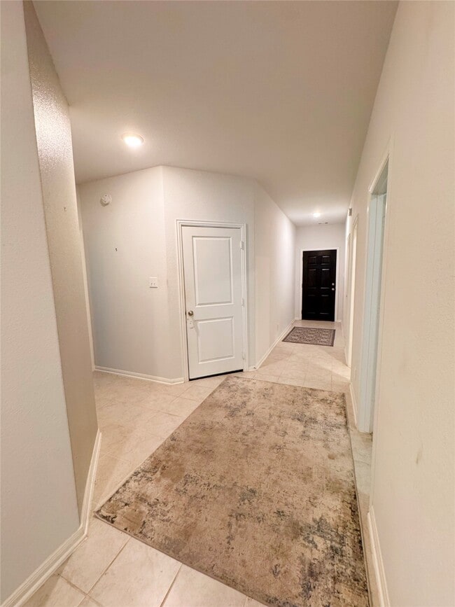 Building Photo - 14211 Alberta Spruce Ln