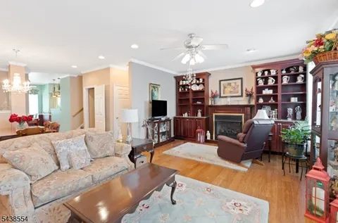 Photo - 18 Kentworth Ct