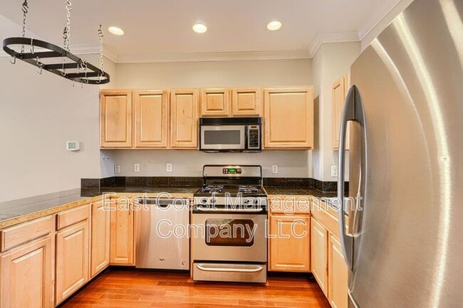 Photo - 1122 Scott St