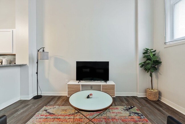 Photo - 125 W Market St Unit ID1035270P