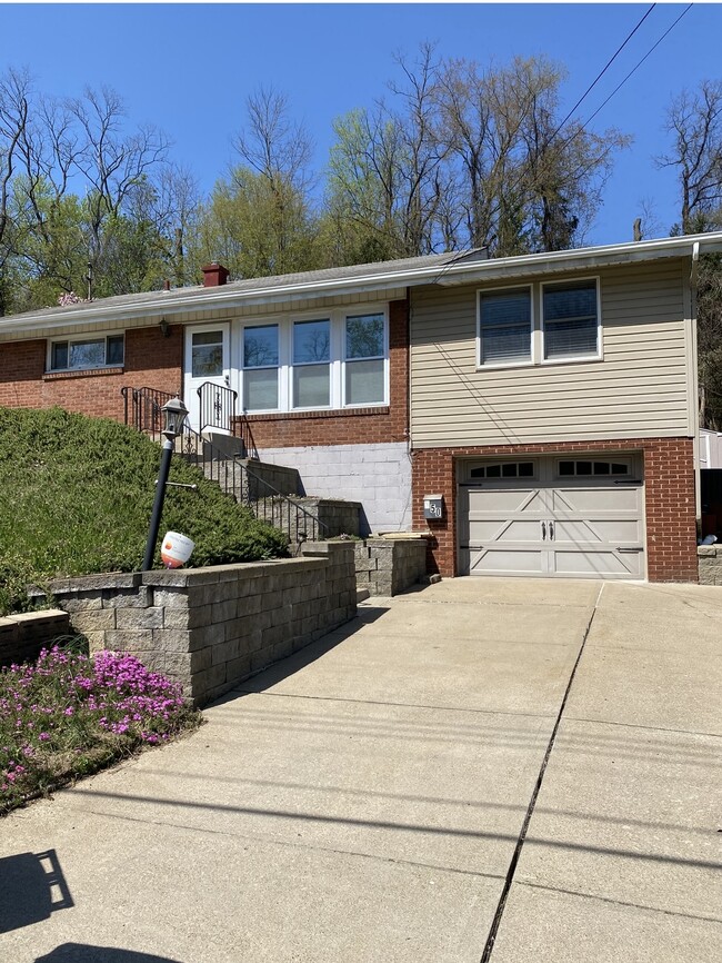 Photo - 150 Gilmore Dr House