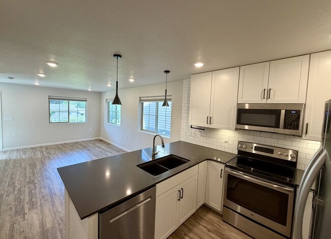 Building Photo - 727 Widgeon Cir