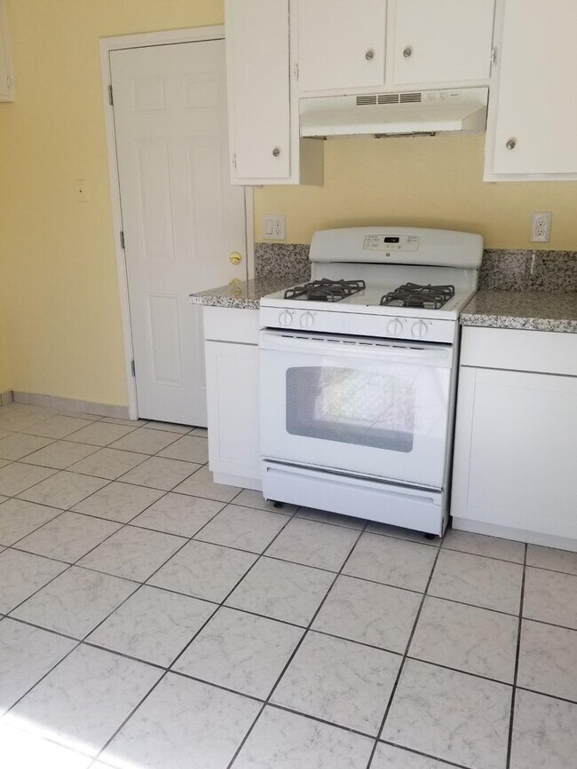 Photo - 1808 W Rumble Rd