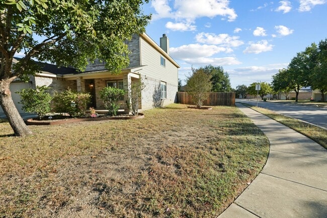 Photo - 5 Bedroom/3 Bath Retama Springs Subdivision