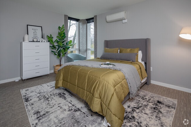 1BR, 1BA - The Magnolia - 824SF - Bedroom