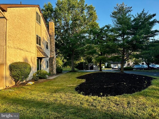 Photo - 99 Thoreau Dr