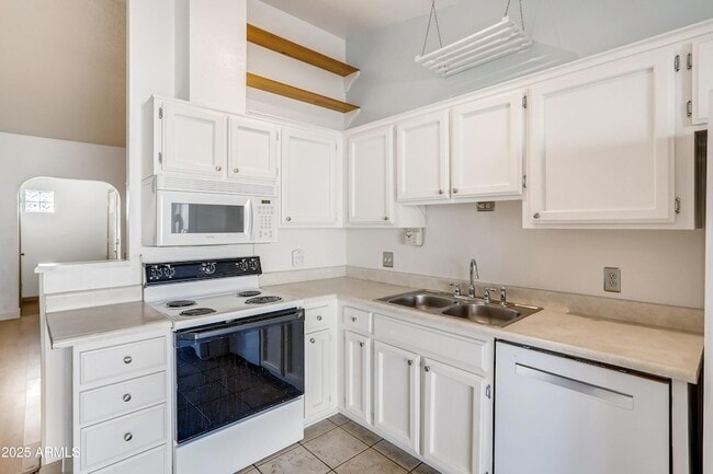 Photo - 510 E Sequoia Dr