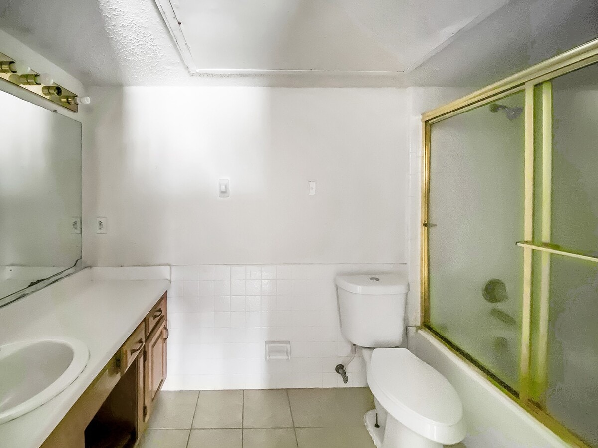 Photo - 2826 S Bartell Dr Unidad F38