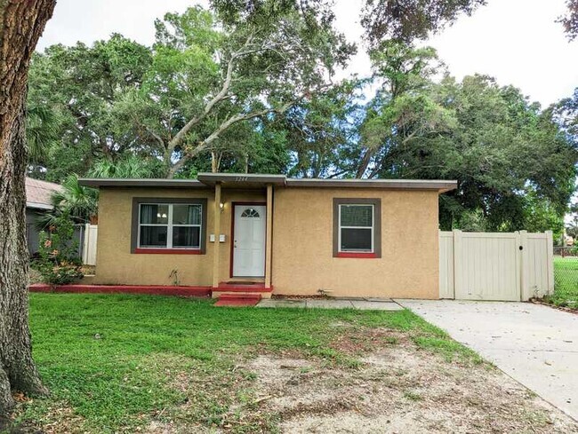 Building Photo - 3244 Oakley Ave S Rental