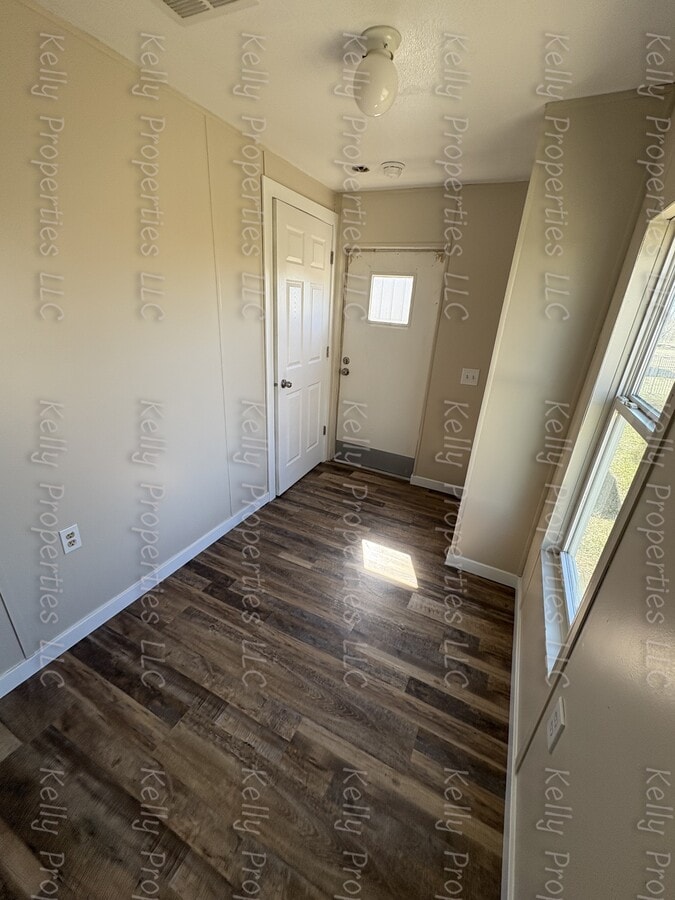 Photo - 510 33rd Ave NW