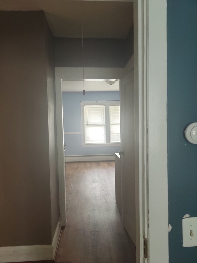 Building Photo - 143 Charles St Unit 2