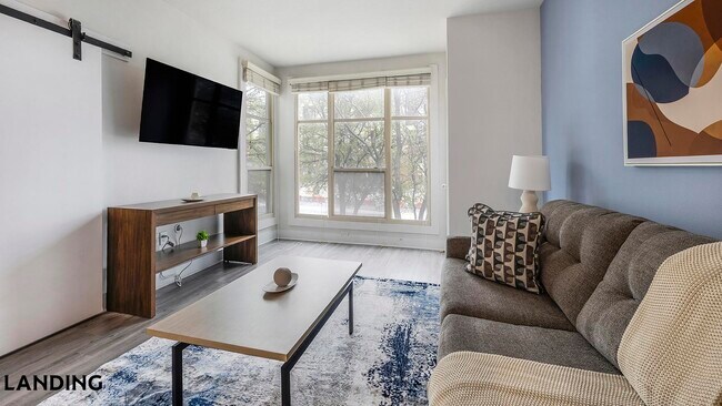 Photo - 810 W St Johns Ave Unidad 1271