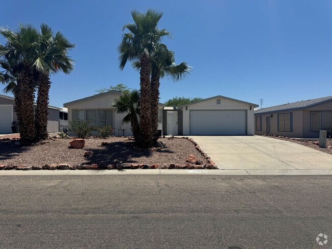 Building Photo - Charming 3 Bedroom, 2 Bath Home with Detac...