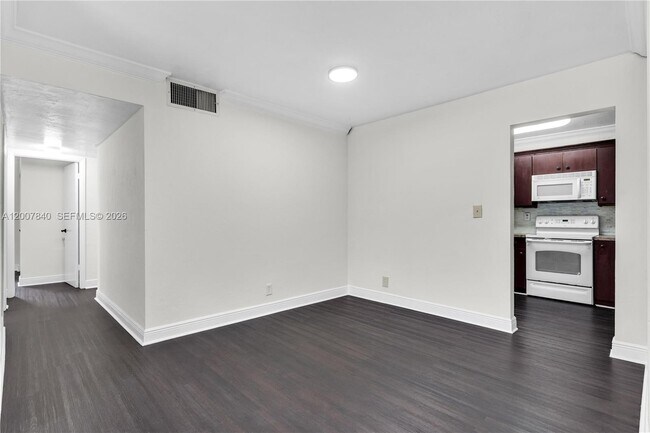 Photo - 13715 Kendale Lakes Cir Unidad A-211