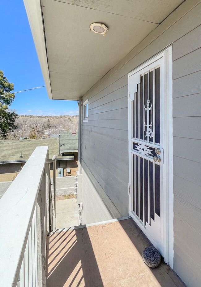 Photo - 701 Campbell St