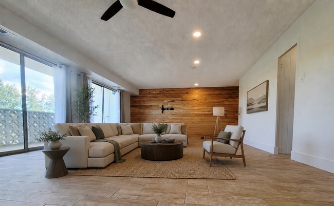 Living Area - 1100 Erie Ave Unit #702